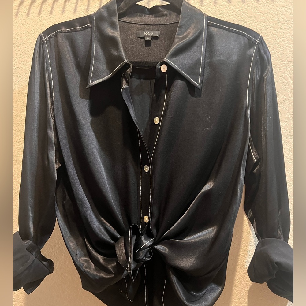 Rails charmeuse look with contrast stitching shirt